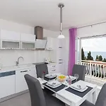 Enzian Apartamento