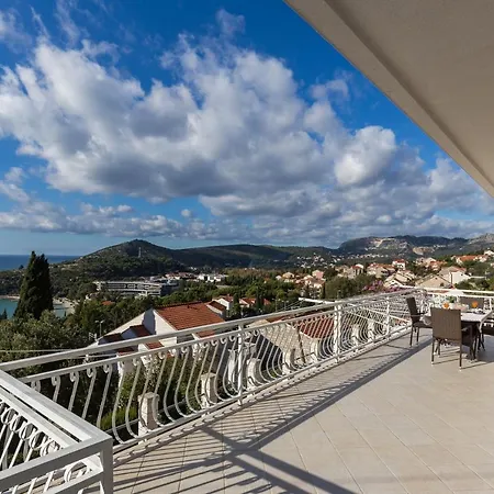 公寓 Enzian 米利尼