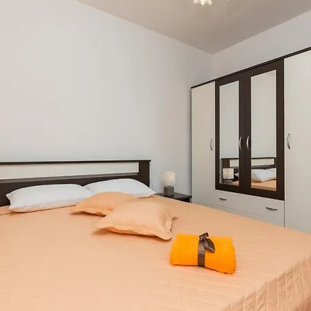 Enzian Apartment Mlini