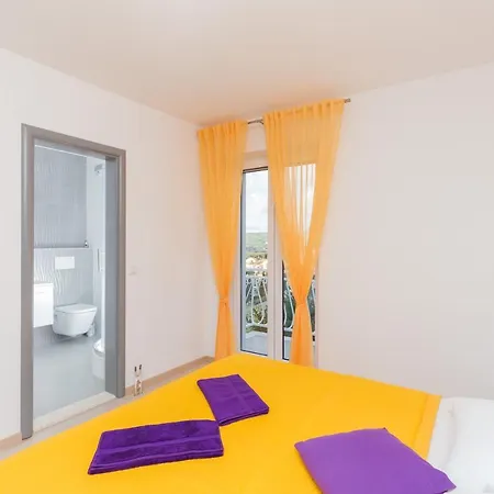 Enzian Apartment Mlini